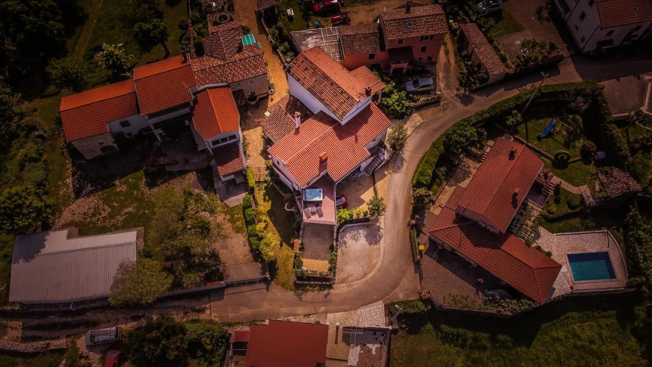 Villa Michelle Karojba Eksteriør bilde