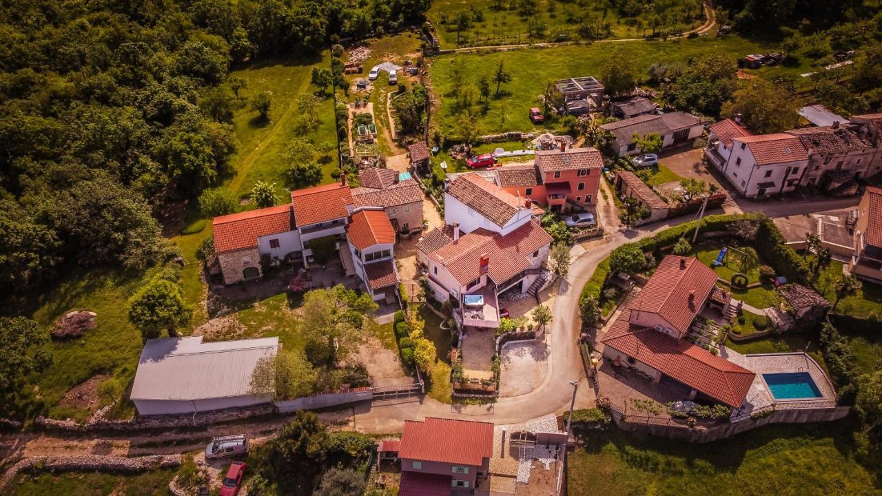 Villa Michelle Karojba Eksteriør bilde